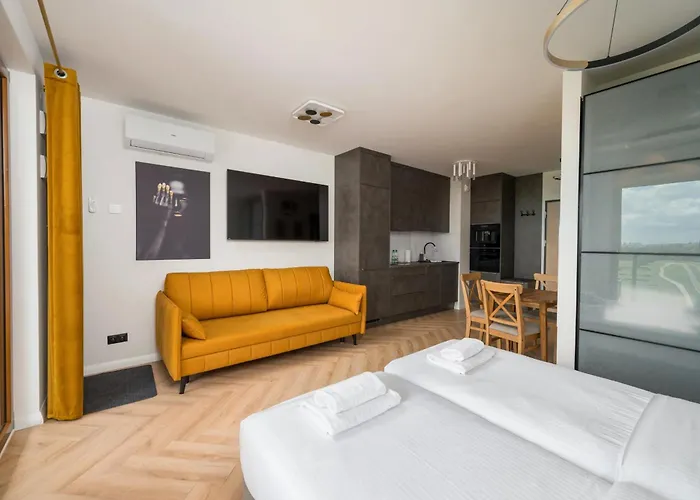 Premium Klobucka Airport Warsaw