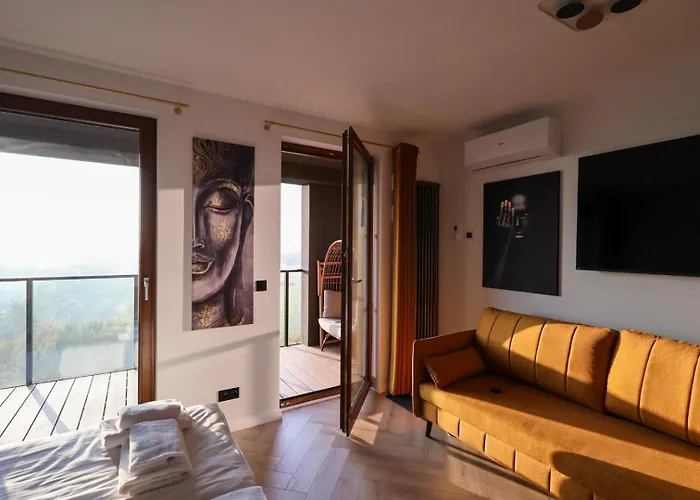 Premium Klobucka Airport *