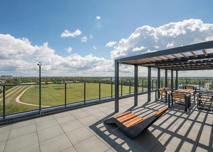 Premium Klobucka Airport *