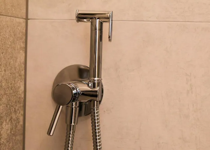 Premium Klobucka Airport *